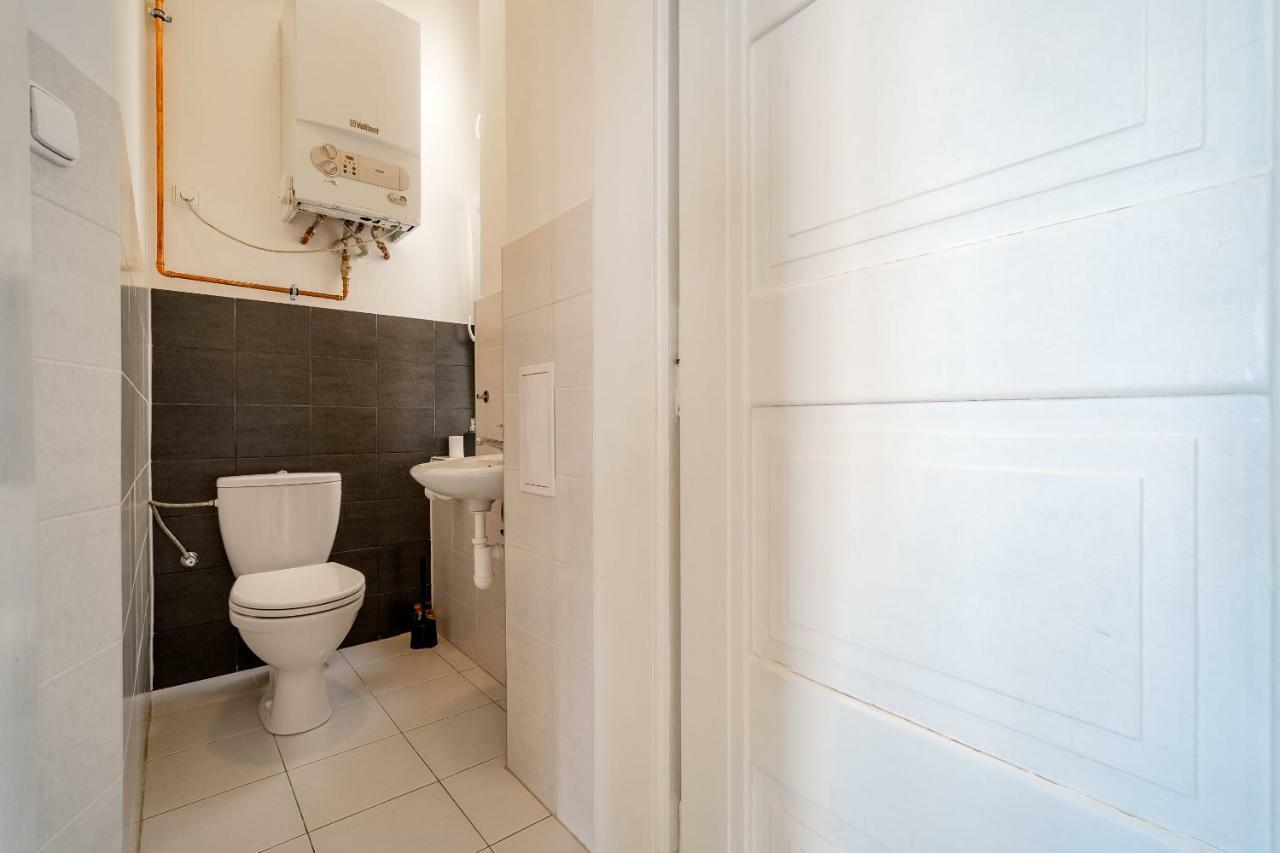 Avantguard Apartments Прага Экстерьер фото