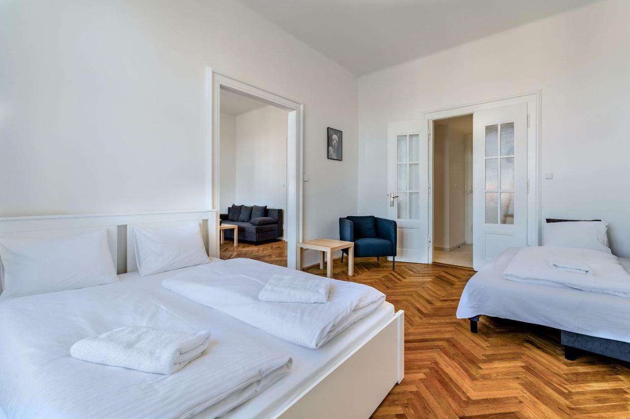 Avantguard Apartments Прага Экстерьер фото