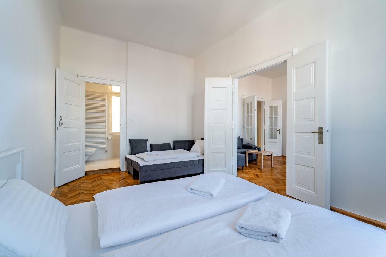 Avantguard Apartments Прага Экстерьер фото
